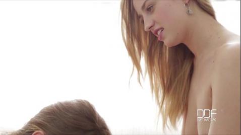 Трахнул двух сучек во все дырки