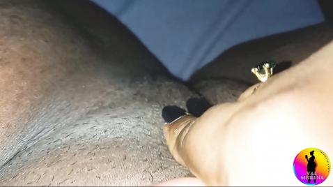 Сиськи и пизда черножопой шлюхи разрываются