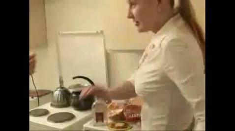 Трахнул пьяную дочку перед сном в жопу