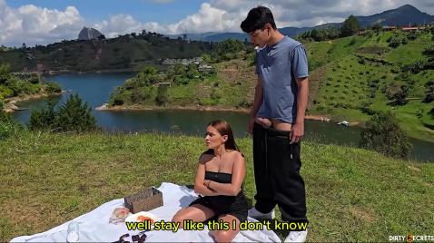 Шлюха мамаша трахается с родственниками на даче