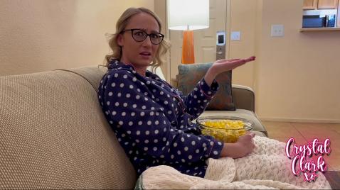 Блондинка удивлена размером твердого парня хуя