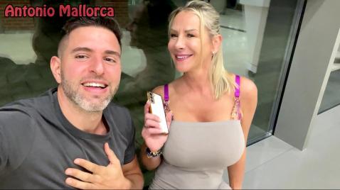 Шлюха на углу раздвигает ноги для парня