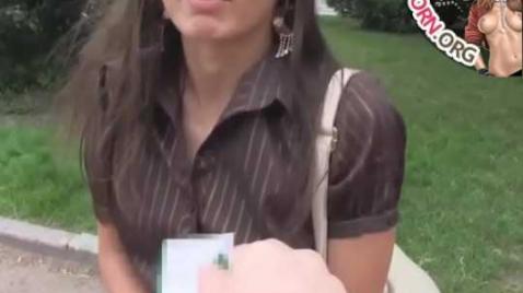 Шлюха трахается на кастинге перед камерой