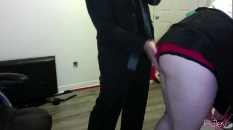 Шлюха в офисе трахается с начальником