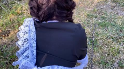 Жесткий трах с молодой шлюхой на тротуаре